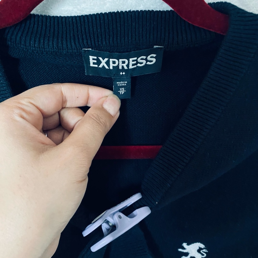 Express Sweater - Picture 3 of 4